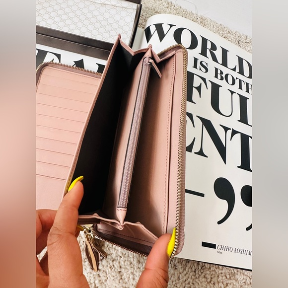 Authentic Gucci Taupe Patent Leather XL Organizer Wallet - Picture 8 of 11